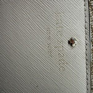 Kate spade Leather Wallet with Subtle Logo - Light Cream